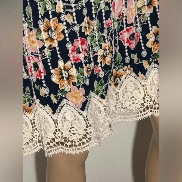 Sweet Miss Embroidered 3/4 Sleeve Dress With Lacey Accents Size L/XL - Picture 6 of 8